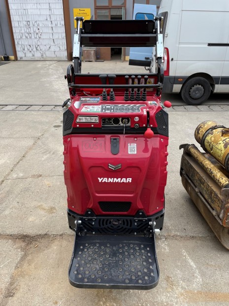 Yanmar_C08_HiTip.jpg